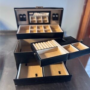 Vintage (possibly a) WINDROSE Merino Multi-Tier Jewelry Box – Great Condition